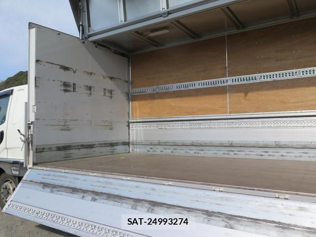 Mitsubishi FIGHTER 2021-09 8354445-15