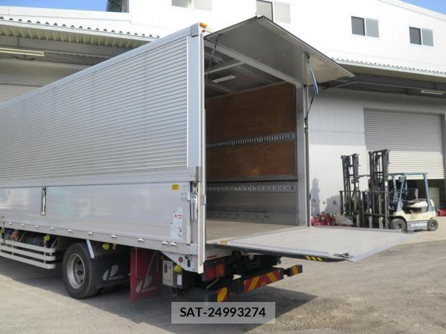 Mitsubishi FIGHTER 2021-09 8354445-17