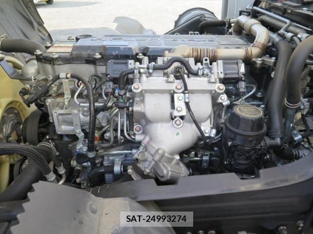 Mitsubishi FIGHTER 2021-09 8354445-27