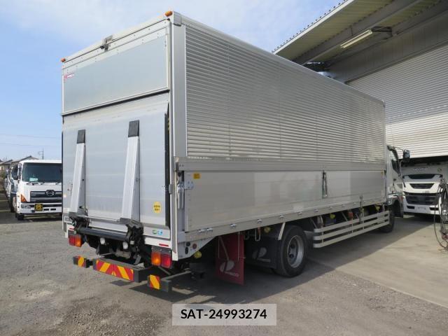 Mitsubishi FIGHTER 2021-09 8354445-5