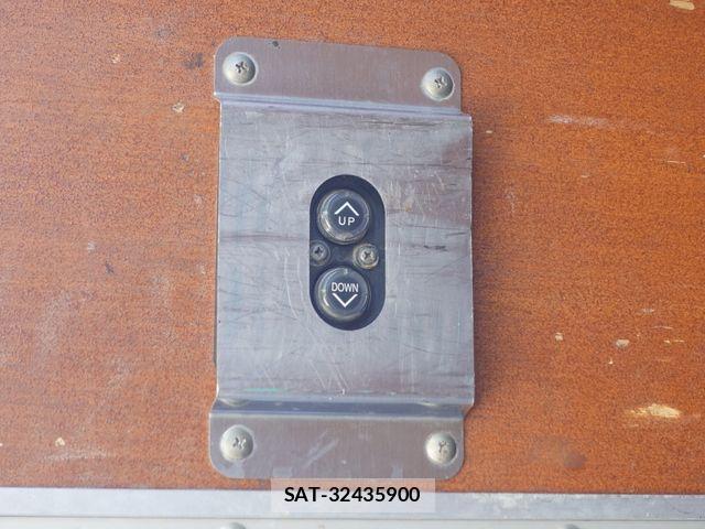 Mitsubishi FIGHTER 2019-07 8354458-10