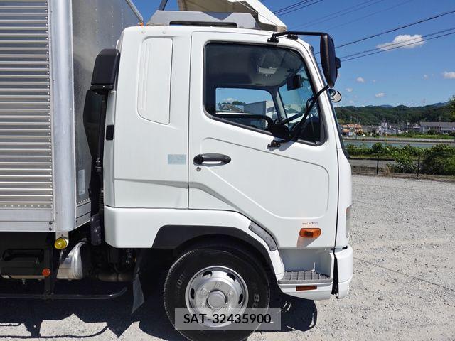 Mitsubishi FIGHTER 2019-07 8354458-1