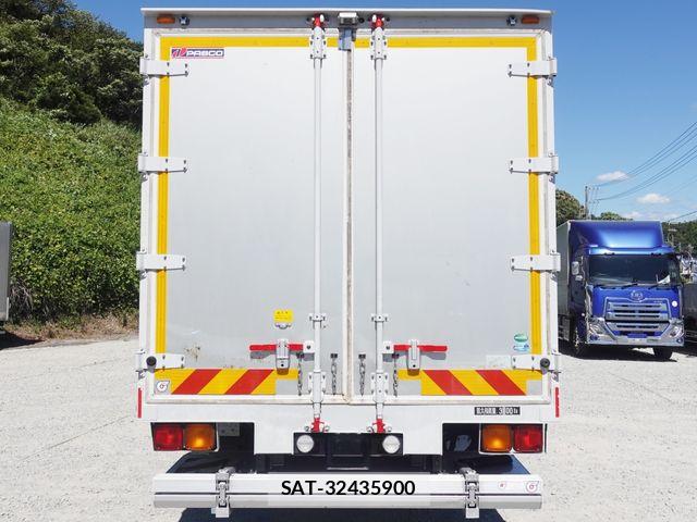 Mitsubishi FIGHTER 2019-07 8354458-4