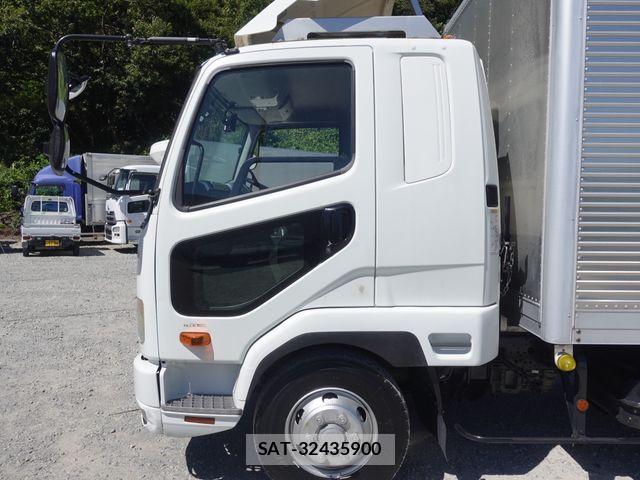 Mitsubishi FIGHTER 2019-07 8354458-7