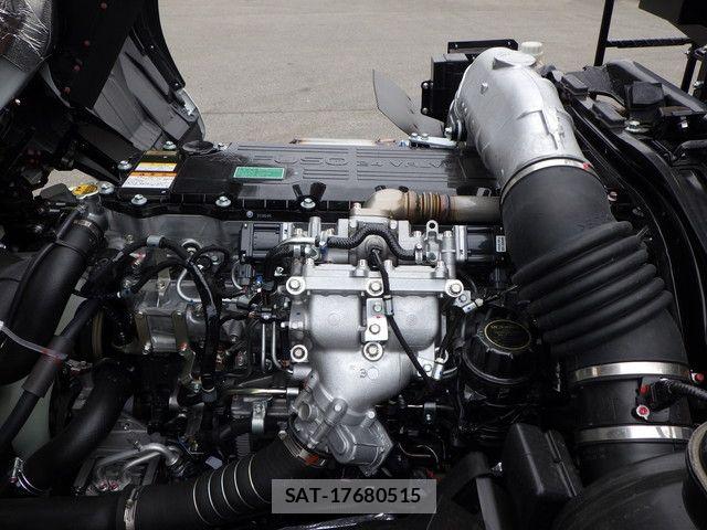 Mitsubishi FIGHTER 2025-10 8354453-14