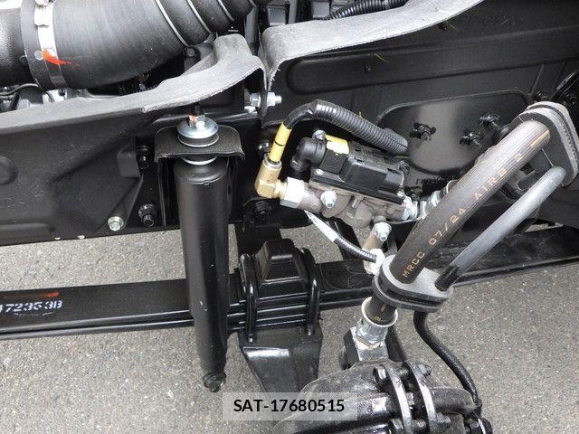 Mitsubishi FIGHTER 2025-10 8354453-17