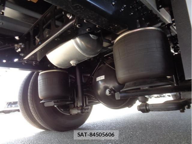 Mitsubishi FIGHTER 2025-10 8354446-12