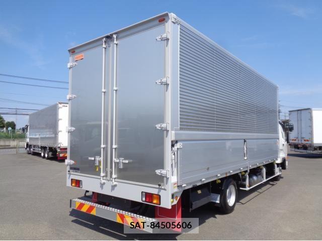 Mitsubishi FIGHTER 2025-10 8354446-2