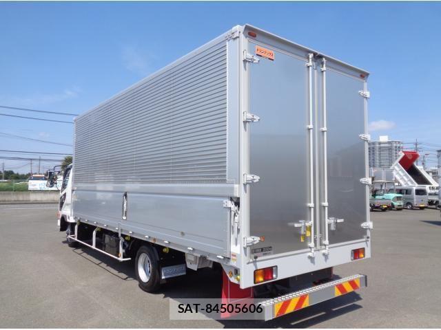 Mitsubishi FIGHTER 2025-10 8354446-3