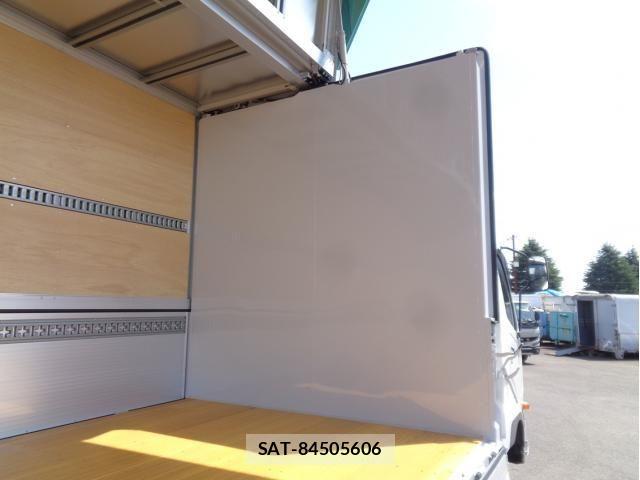 Mitsubishi FIGHTER 2025-10 8354446-6