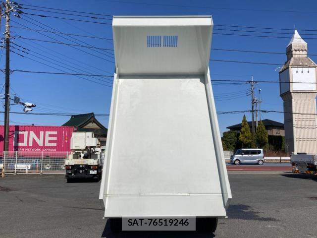 Mitsubishi FIGHTER 2025-10 8354454-9