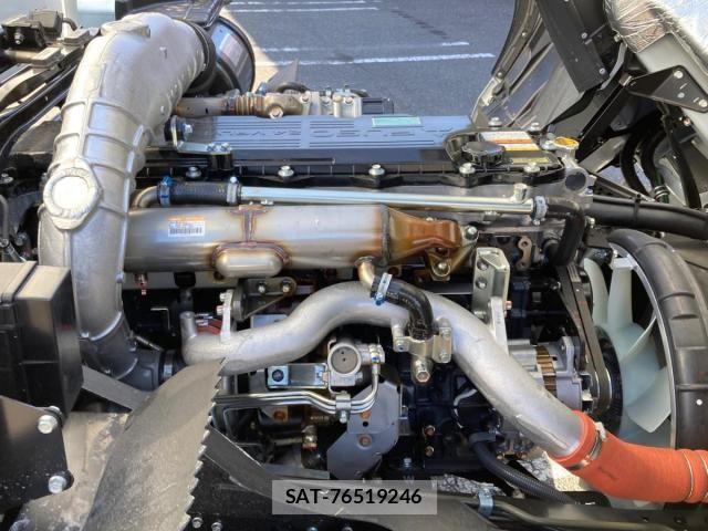 Mitsubishi FIGHTER 2025-10 8354454-17