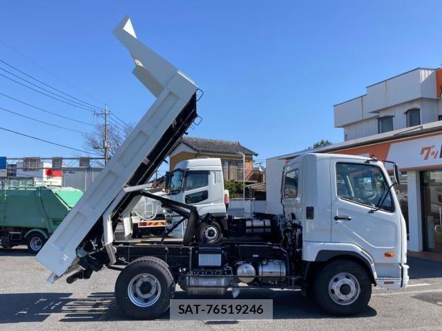 Mitsubishi FIGHTER 2025-10 8354454-5