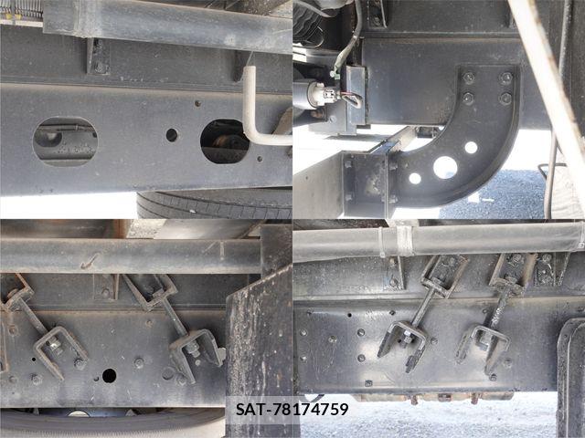 Mitsubishi FIGHTER 2012-05 8354460-14