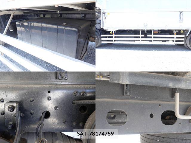Mitsubishi FIGHTER 2012-05 8354460-15