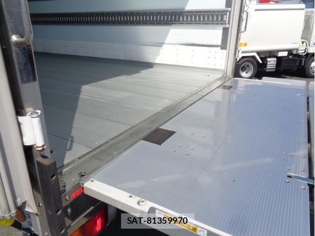 Mitsubishi FIGHTER 2023-02 8354444-9