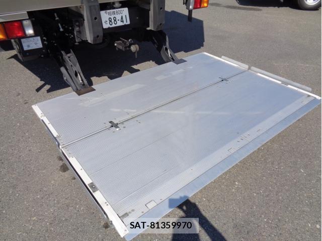 Mitsubishi FIGHTER 2023-02 8354444-10