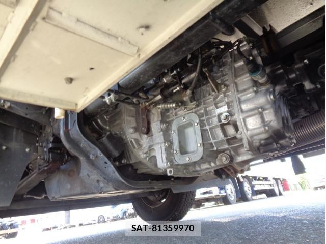 Mitsubishi FIGHTER 2023-02 8354444-13
