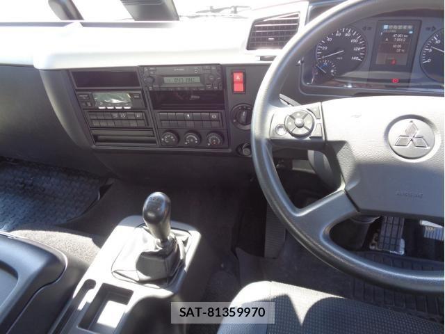 Mitsubishi FIGHTER 2023-02 8354444-27