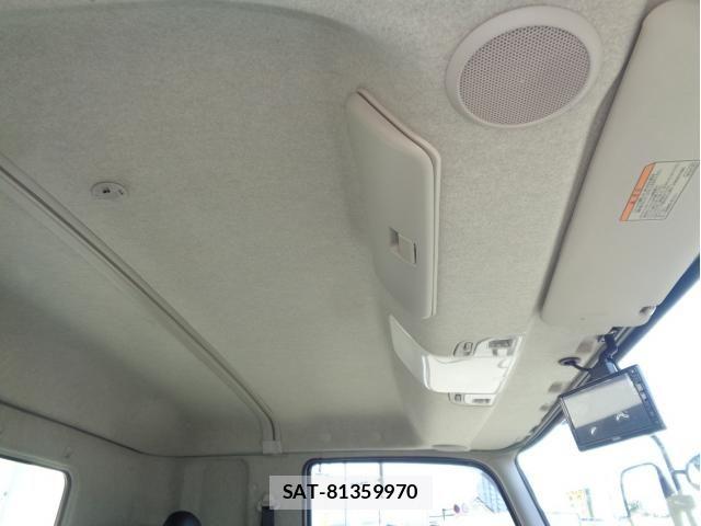 Mitsubishi FIGHTER 2023-02 8354444-28