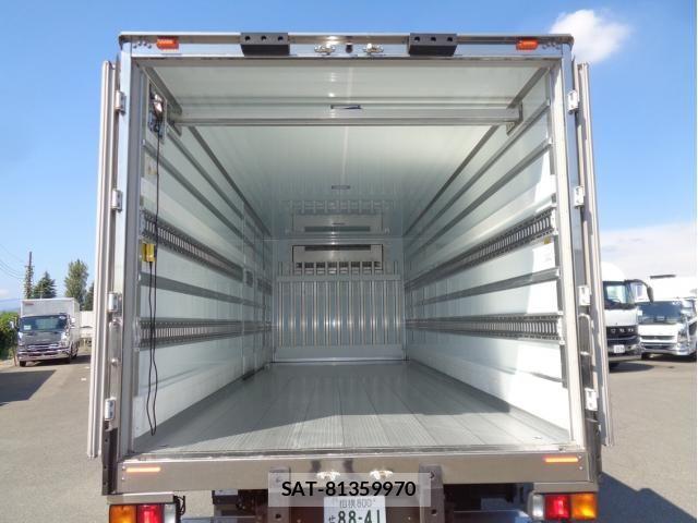 Mitsubishi FIGHTER 2023-02 8354444-4