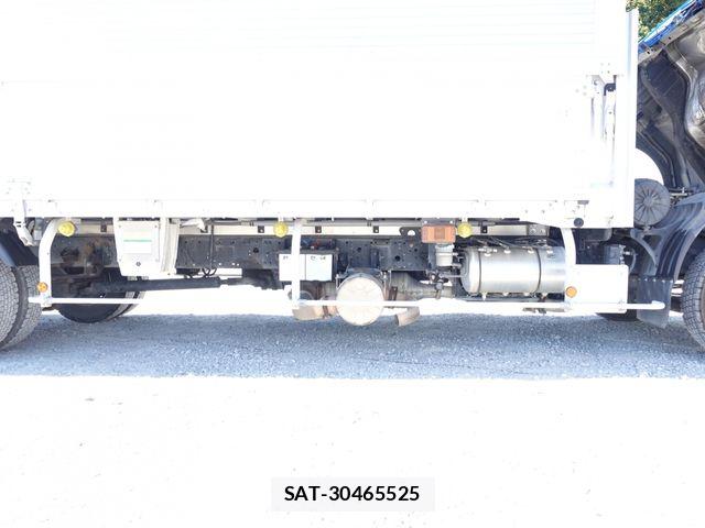 Mitsubishi FIGHTER 2012-01 8354459-15