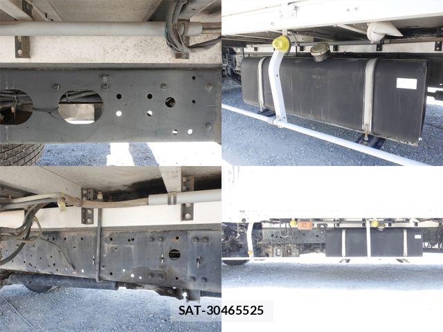Mitsubishi FIGHTER 2012-01 8354459-18