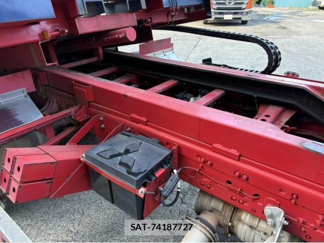 Mitsubishi FIGHTER 2018-05 8365895-25