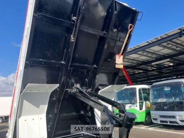 Mitsubishi FIGHTER 2020-08 8365896-11