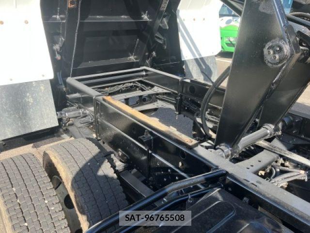 Mitsubishi FIGHTER 2020-08 8365896-12