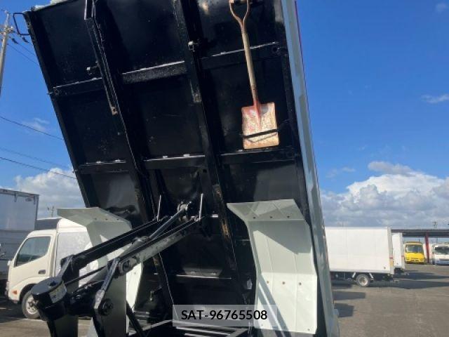 Mitsubishi FIGHTER 2020-08 8365896-13