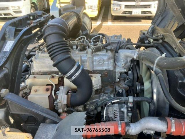 Mitsubishi FIGHTER 2020-08 8365896-16