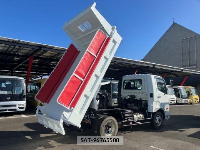 Mitsubishi FIGHTER 2020-08 8365896-1