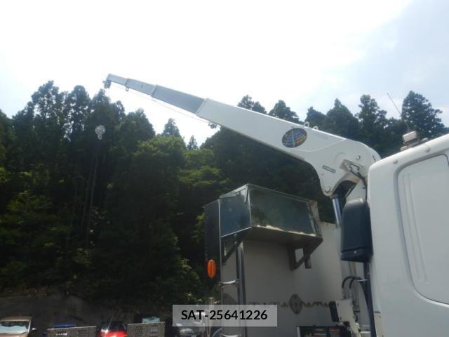 Mitsubishi FIGHTER 2006-11 8365894-22