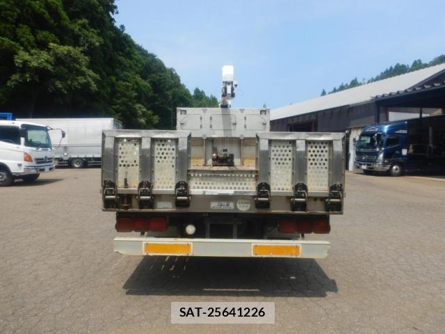 Mitsubishi FIGHTER 2006-11 8365894-5
