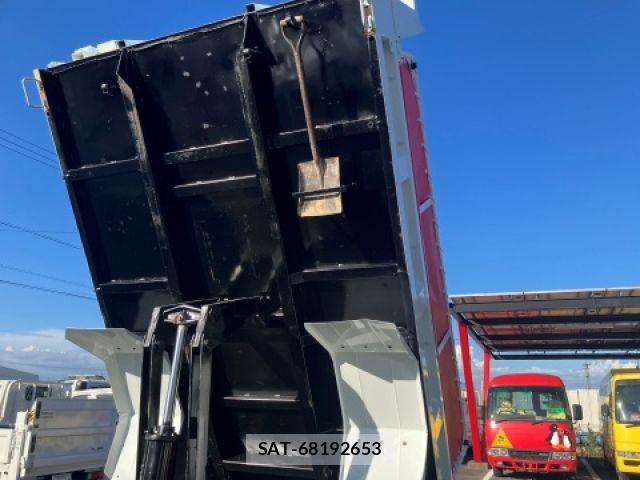 Mitsubishi FIGHTER 2020-08 8365898-14