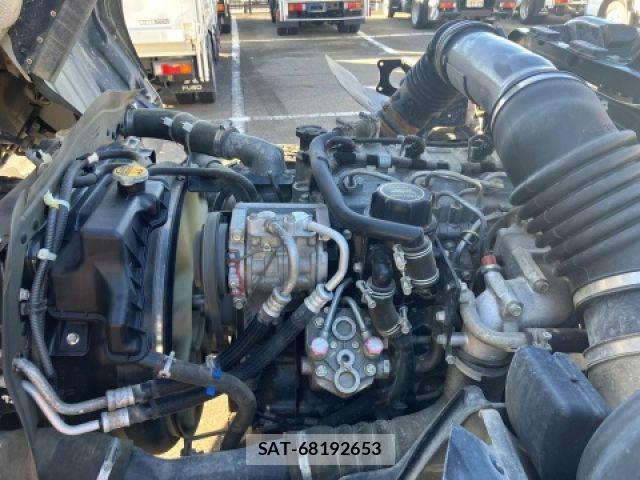 Mitsubishi FIGHTER 2020-08 8365898-19