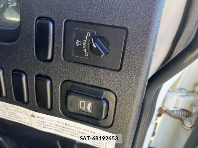 Mitsubishi FIGHTER 2020-08 8365898-23
