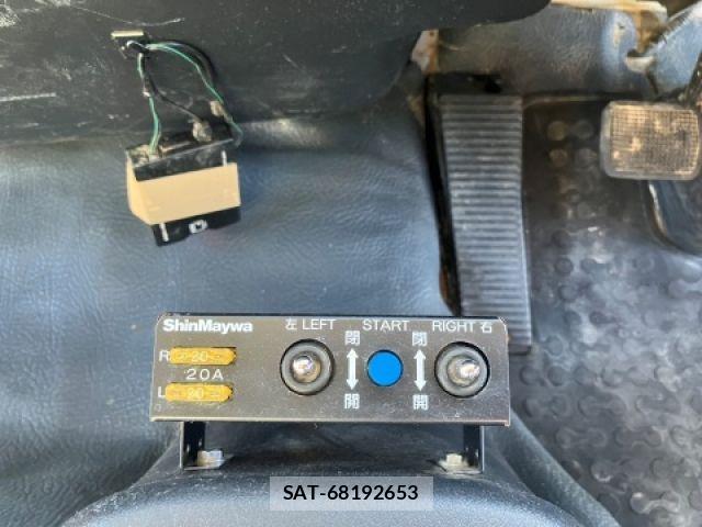Mitsubishi FIGHTER 2020-08 8365898-24