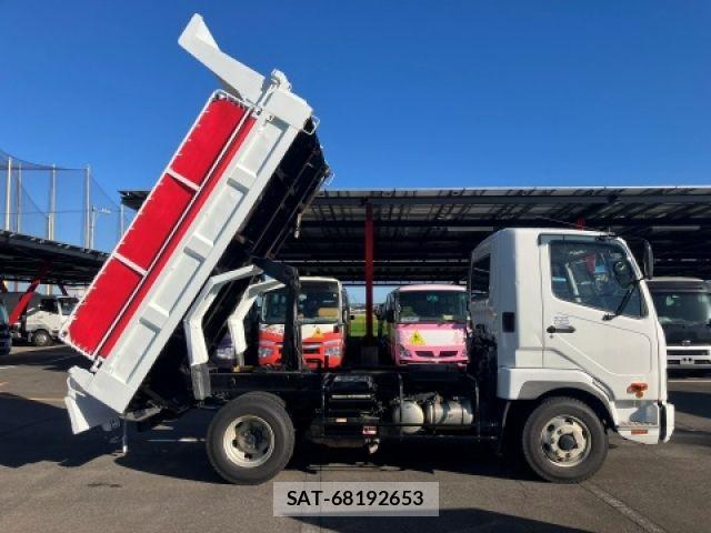 Mitsubishi FIGHTER 2020-08 8365898-5
