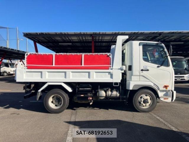 Mitsubishi FIGHTER 2020-08 8365898-7