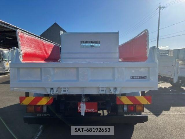 Mitsubishi FIGHTER 2020-08 8365898-8