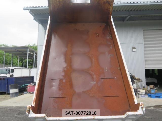 Mitsubishi FIGHTER 2005-11 8412384-9