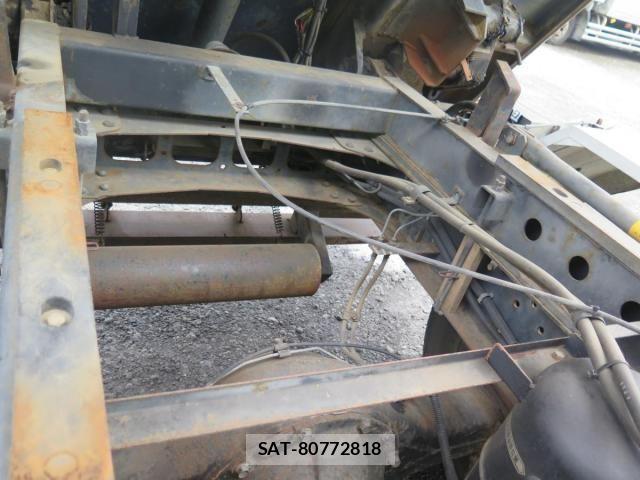 Mitsubishi FIGHTER 2005-11 8412384-23
