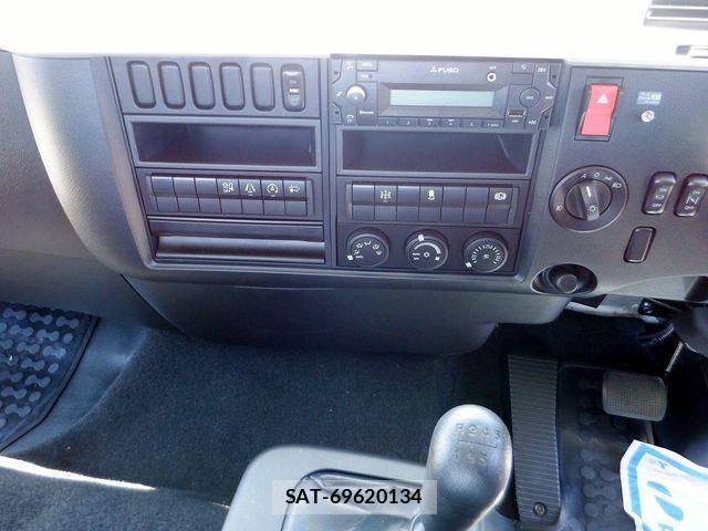 Mitsubishi FIGHTER 2026-02 8412378-14