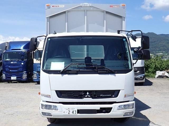 Mitsubishi FIGHTER 2026-05 8431809-4