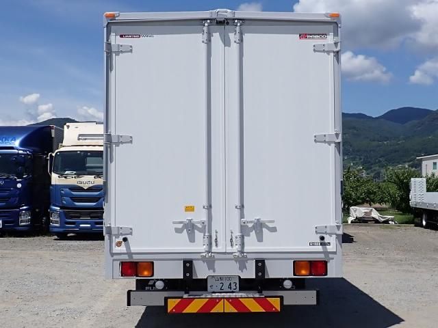 Mitsubishi FIGHTER 2026-05 8431809-5