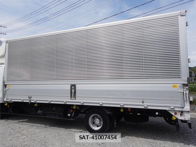 Mitsubishi FIGHTER 2020-05 8438112-9