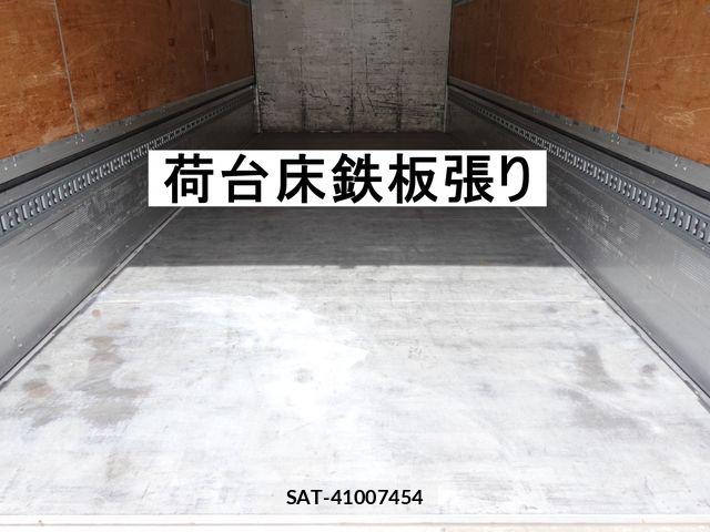 Mitsubishi FIGHTER 2020-05 8438112-15