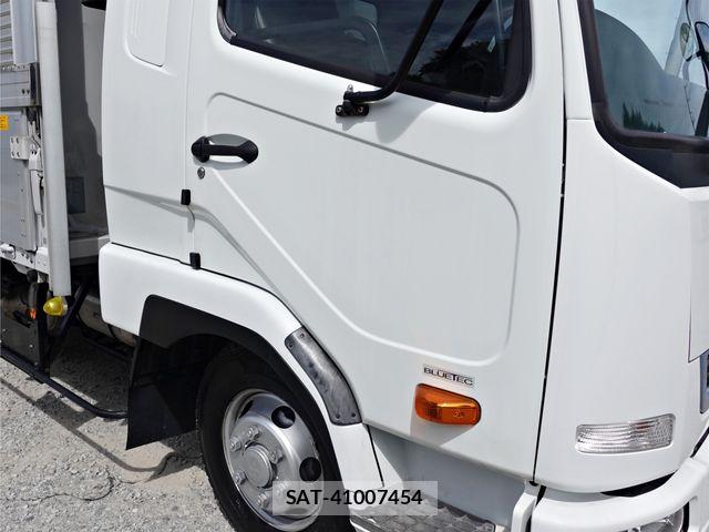 Mitsubishi FIGHTER 2020-05 8438112-4
